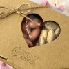 Dárková ořechová krabička ZAMILOVANÁ SRDCE 2X50 G BLÍZKÝ POHLEDVYŘEZÁVANÁ