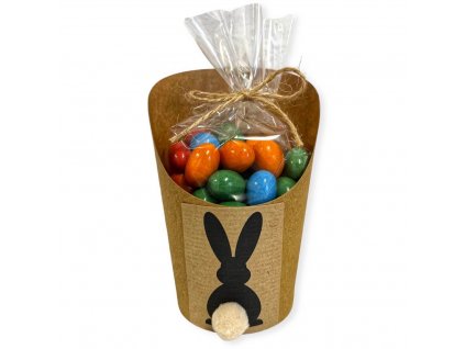 ořechy v barevné krustě v celofánku a kelímku velikonoce velikonoční zajíček