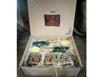 dárková krabice s 2x bohemia sekt a ořechy z dálky