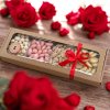 Valentánská zamilovaná ořechoví krabička MIX s červemou stuhou