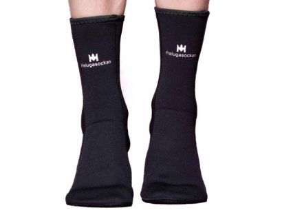Mastarn freluga standard black bezecke neoprenove ponožky