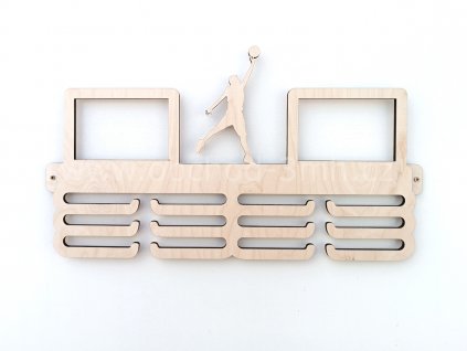 dřevěný věšák na medaile