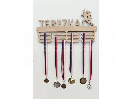 Věšák na medaile se jménem běh