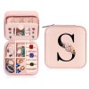 Personalizovaná dívčí mini šperkovnice s iniciálami S a květinami, cestovní, růžová (1)