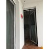 Síť proti hmyzu na balkonové a terasové dveře 110x210cm, tmavá, zesílená (8)