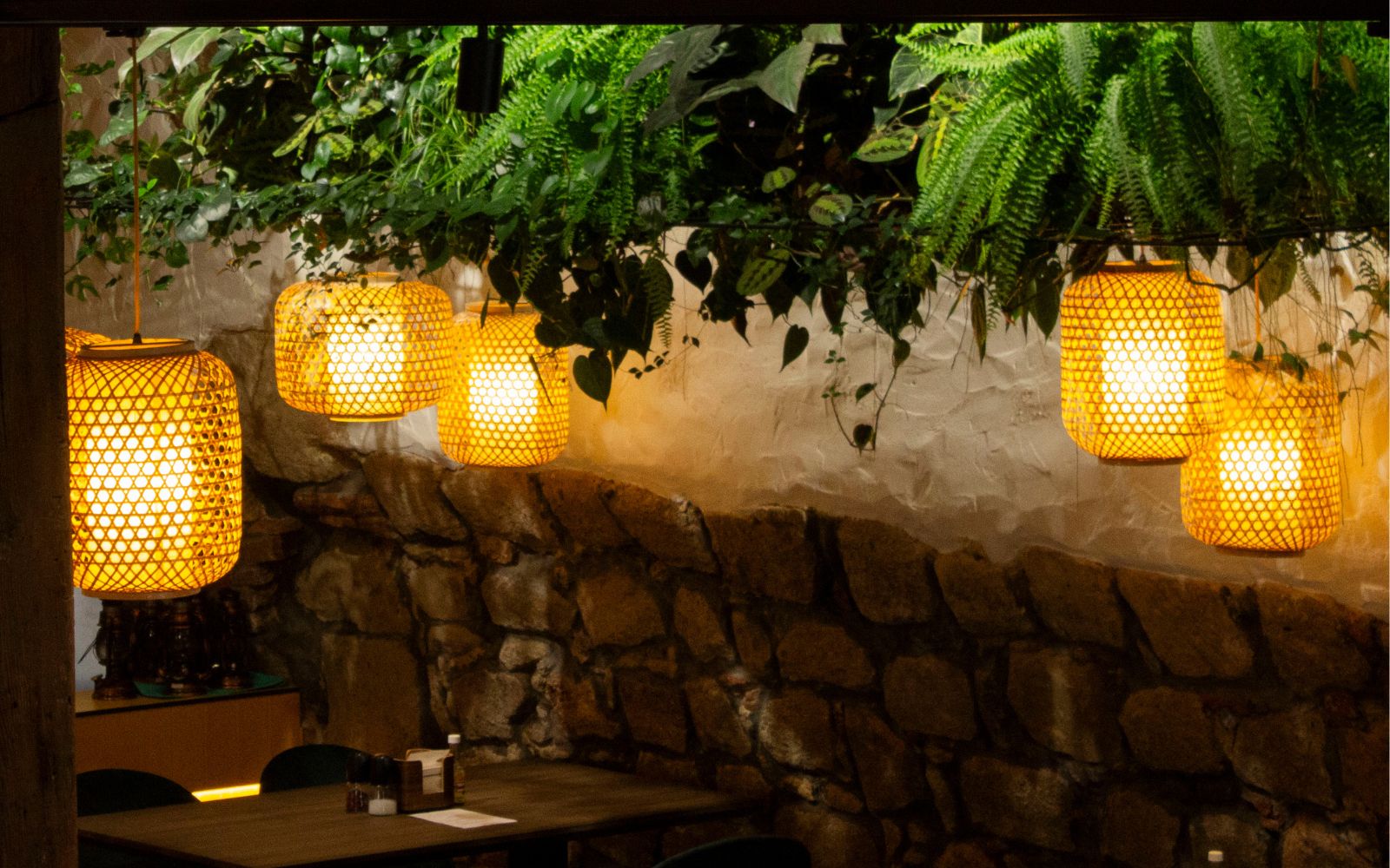 zen-bambusova-svitidla-restaurace