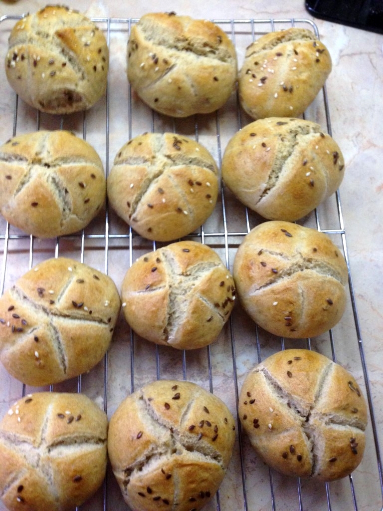 Marta Lackova - narezávatko, raznica na kaiserky / žemle