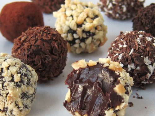 dark-chocolate-truffles-recipe-cocoa-powder-cashews-oreo-cookies-500x375