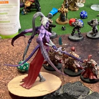 "Zažijte vzrušení z nových strategií a epických bitev s nejnovější, desátou edicí pravidel pro Warhammer40k! 🚀 U nás v...