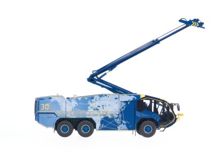 17520 model panther 6x6 30 rokov 1 43