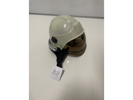 25632 3 zasahova prilba pab 04 so zlatym stitom okuliarmi zatylnikom 87