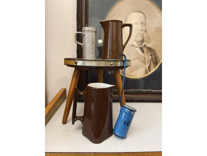 HNĚDÝ PORCELÁNOVÝ KUCHYŇSKÝ DŽBÁN