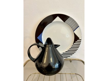 ČERNÁ MEMPHIS DESIGN SPACE AGE TERMOSKA