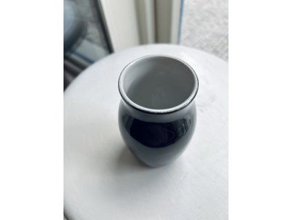 BRUSELSKÁ ČERNOBÍLÁ VÁZIČKA