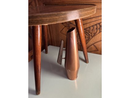MIDCENTURY MĚDĚNÁ VÁZA S TEAKEM JODA