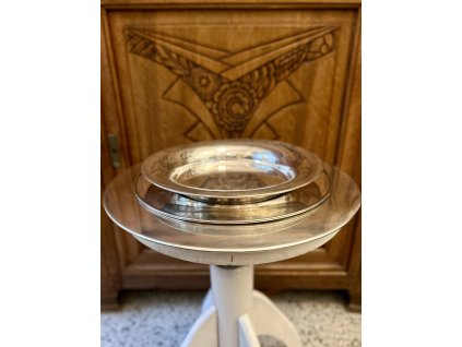 VELKÝ KULATÝ KOVOVÝ POSTŘÍBŘENÝ TÁC TALÍŘ