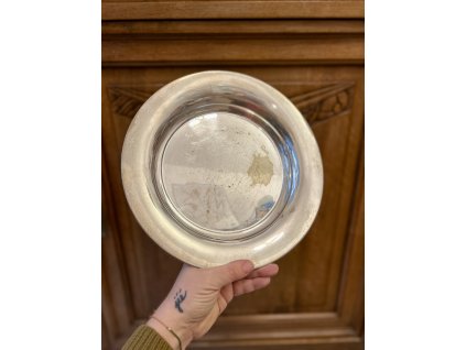 ITALSKÁ KULATÁ KOVOVÁ POSTŘÍBŘENÁ MÍSA SERRA ROMA