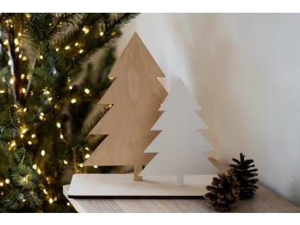 Dva dřevěné stromečky