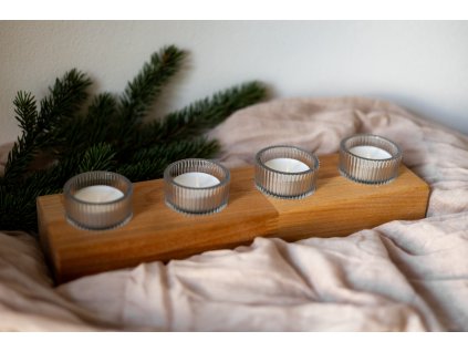 Dřevěný adventní svícen na svíčky