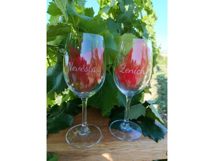 nevěsta a ženich se srdíčkem