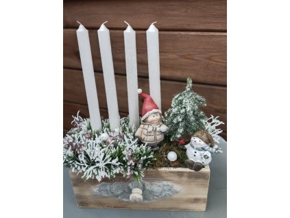 Adventní svícen s holčičkou a sněhulákem
