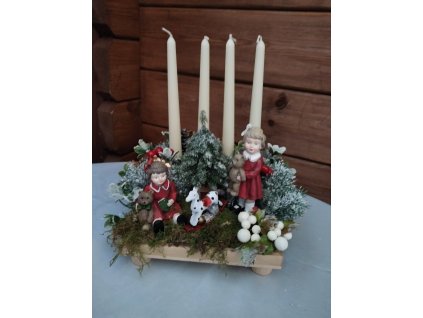 Adventní svícen,, Děvčata u stromečku,,