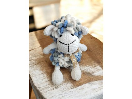 Háčkovaná ovečka Bohoušek