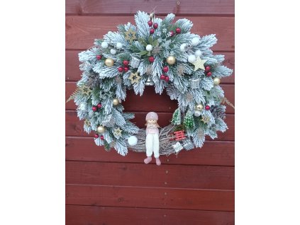 Vánoční věnec s holčičkou