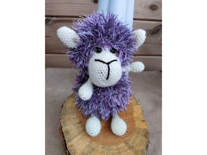 Háčkovaná ovečka Fialka