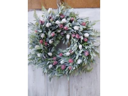 Jarní věnec bílo červené tulipány s kapradím