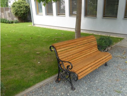 lavička Karlovy Vary historická litinová