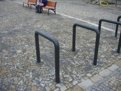 kolostav B stojan na kola s opěrátkem