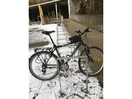 nerezový stojan na kola – bezúdržbový