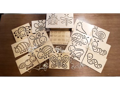 Dřevěná Montessori obkreslovací sada s geometrickými tvary pro děti Království v trávě 15