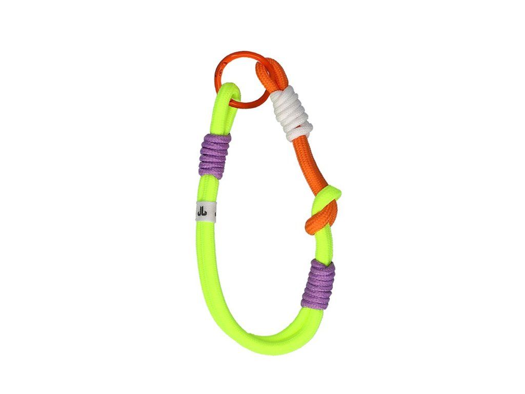 JA5197 GIALLO 026 A prevod