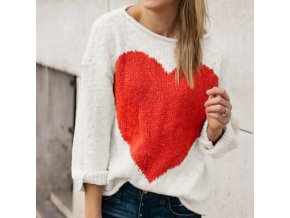 Huňatý krémový svetr se srdcem