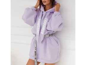 Módny hit - mikinové fialové šaty s kapucňou
