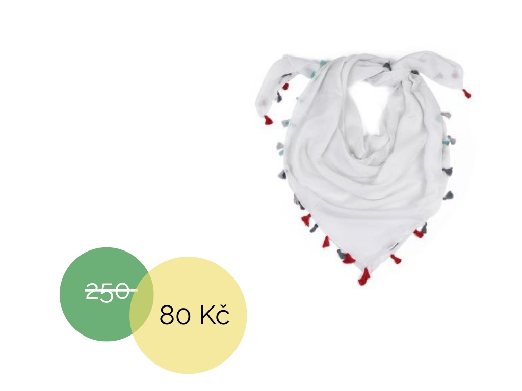 Lehký bílý šál trojcípý