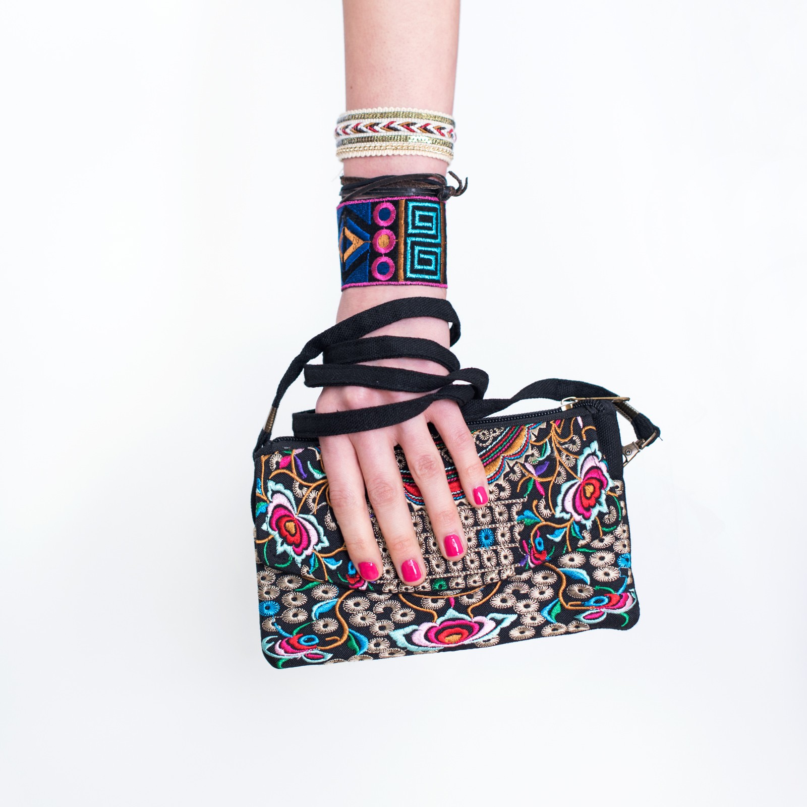 _vyr_7017barevna-kabelka-vysivka