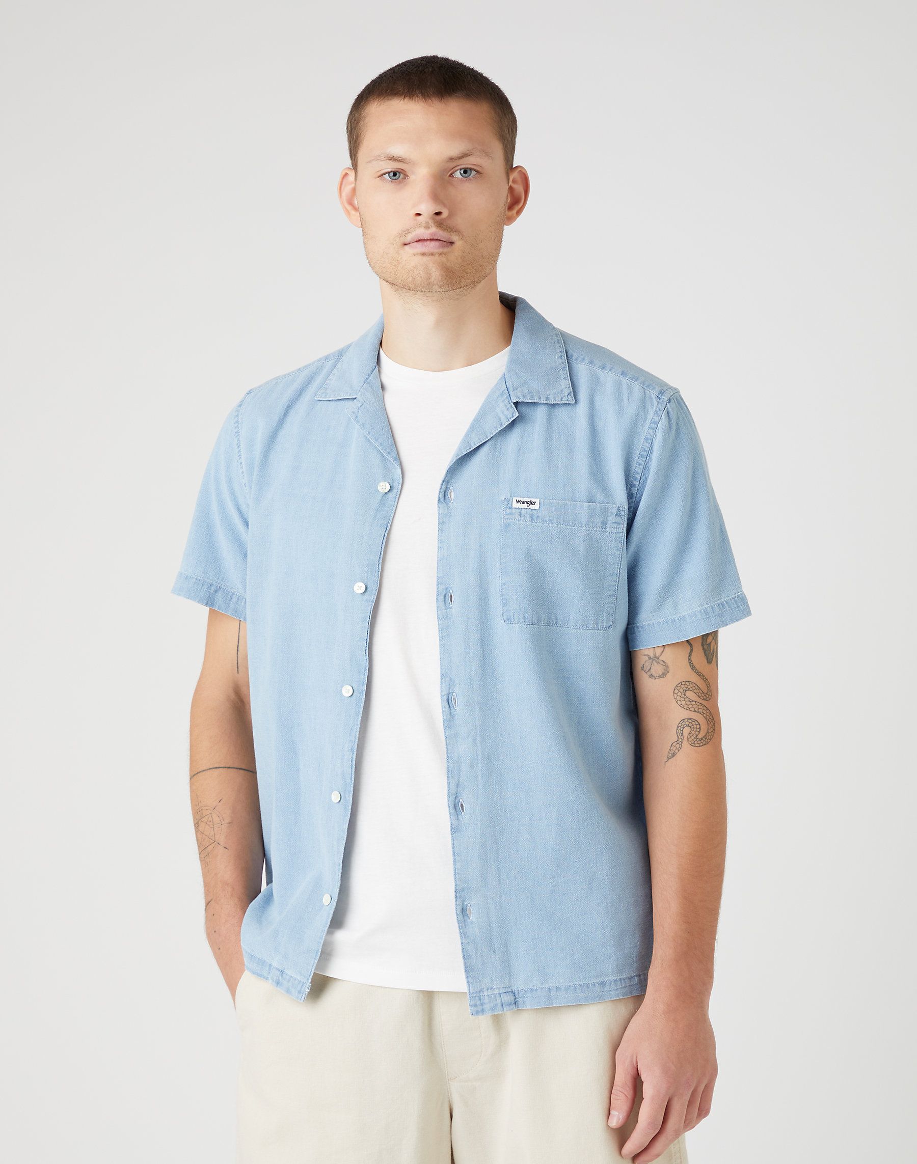 Pánská košile WRANGLER W5D6LOX4E SS 1 PKT SHIRT Light Indigo Velikost: L