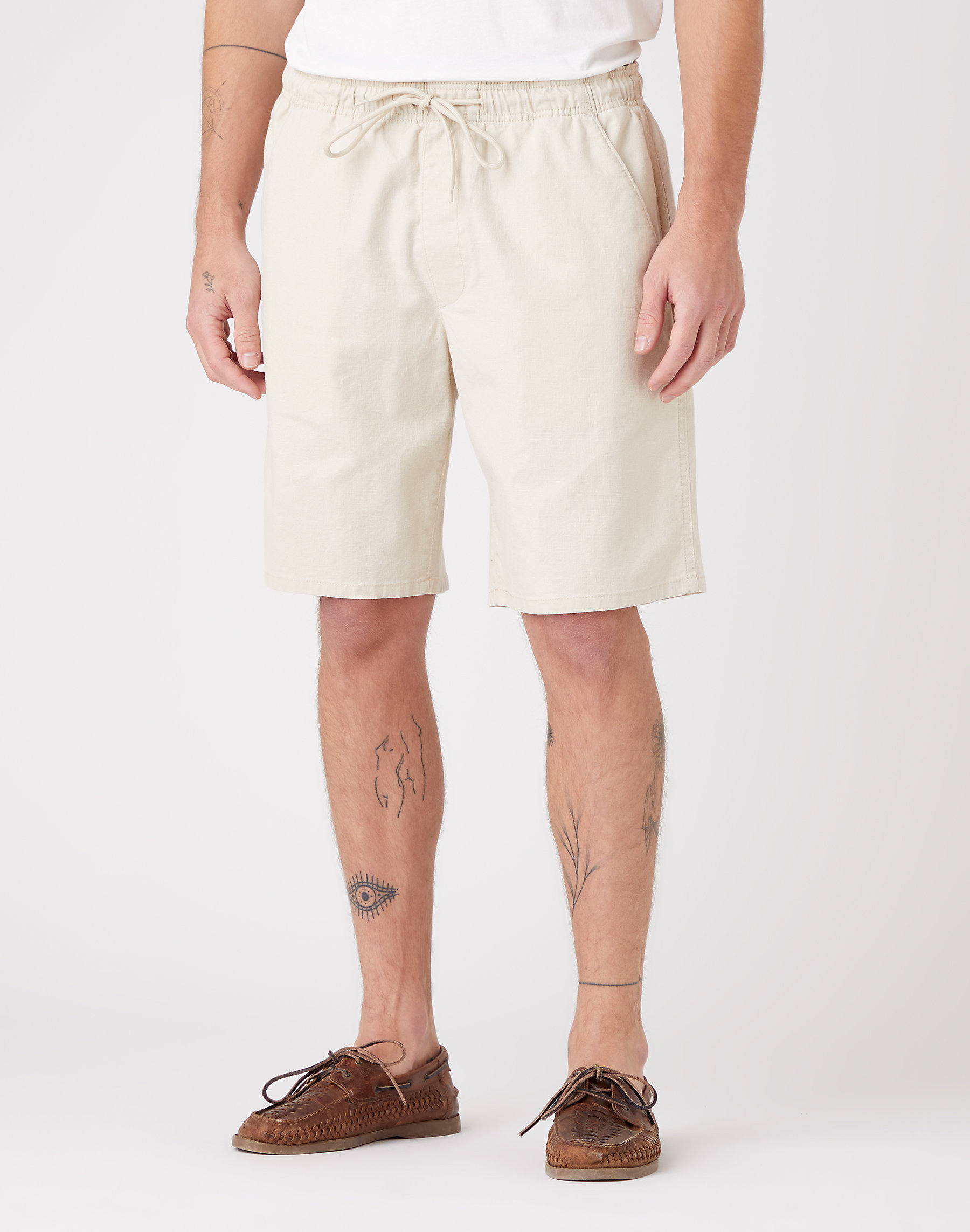 Pánské šortky WRANGLER W11DD9235 BERMUDA SHORTS Fog Velikost: 38