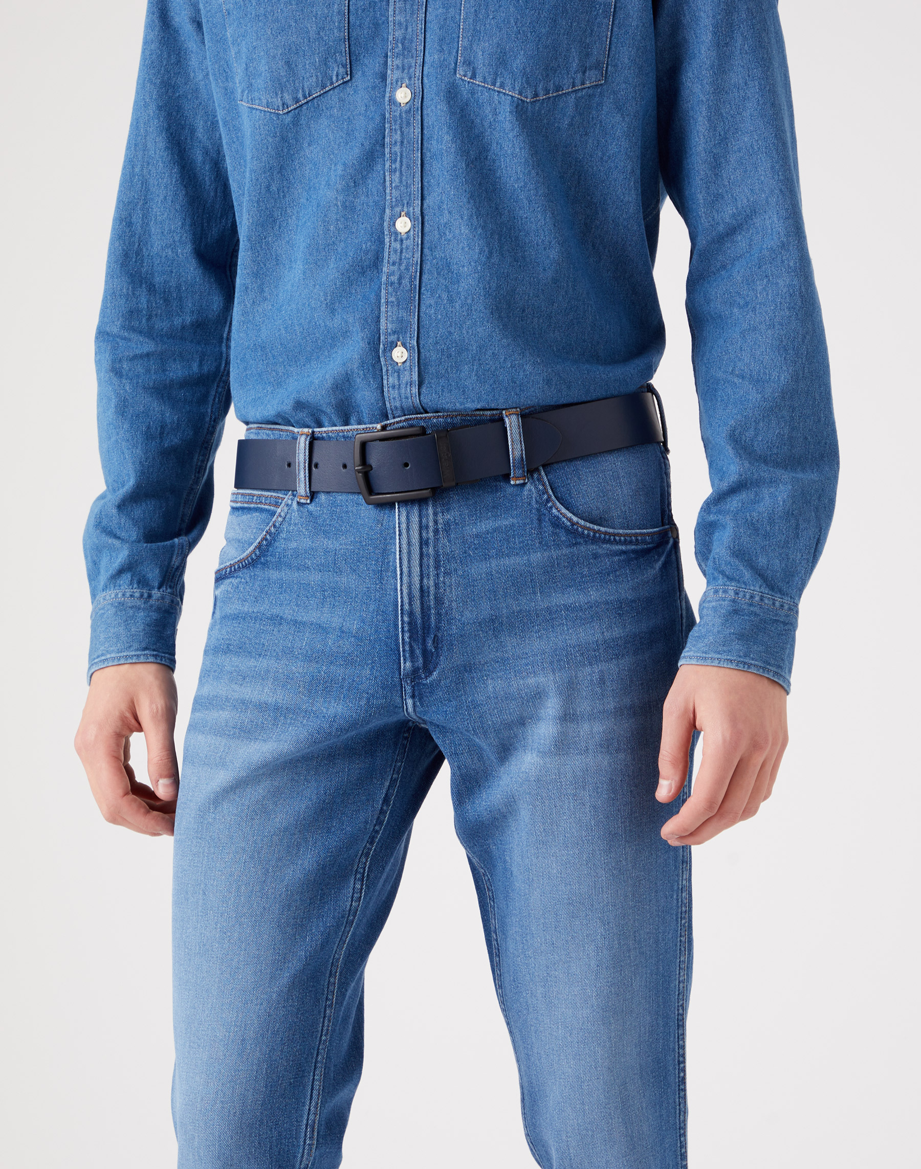 Kožený opasek WRANGLER W0E7US114 2SIDED BELT Navy Velikost: 85 cm