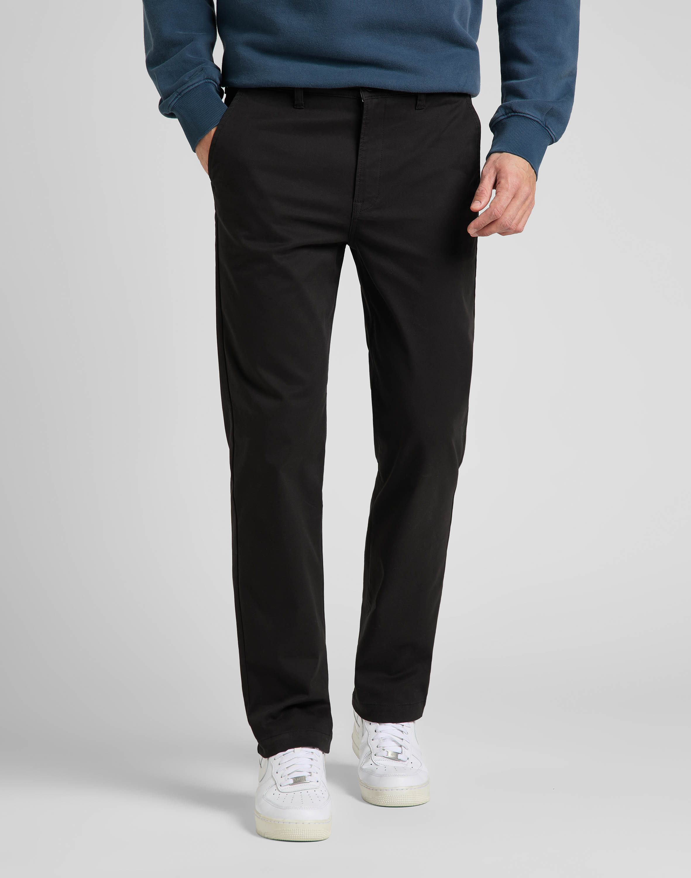 Pánské kalhoty LEE L71FTY01 112322422 REGULAR CHINO Black Velikost Pas/Délka: 36/32