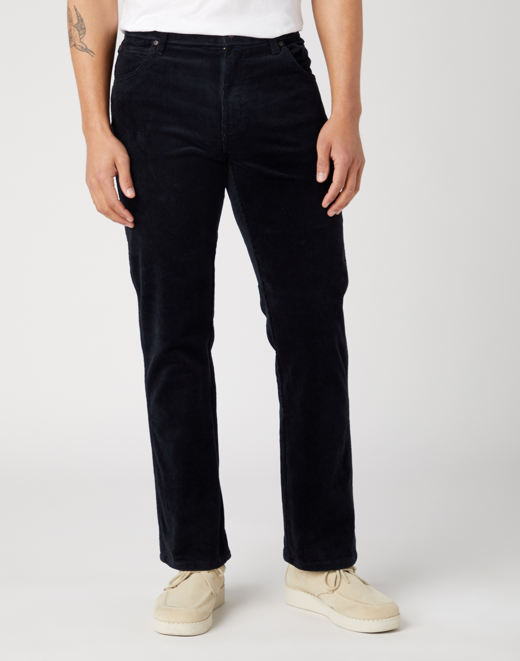 Pánské manšestrové kalhoty WRANGLER W15QLM100 112341474 GREENSBORO STRETCH Black Velikost Pas/Délka: 32/34