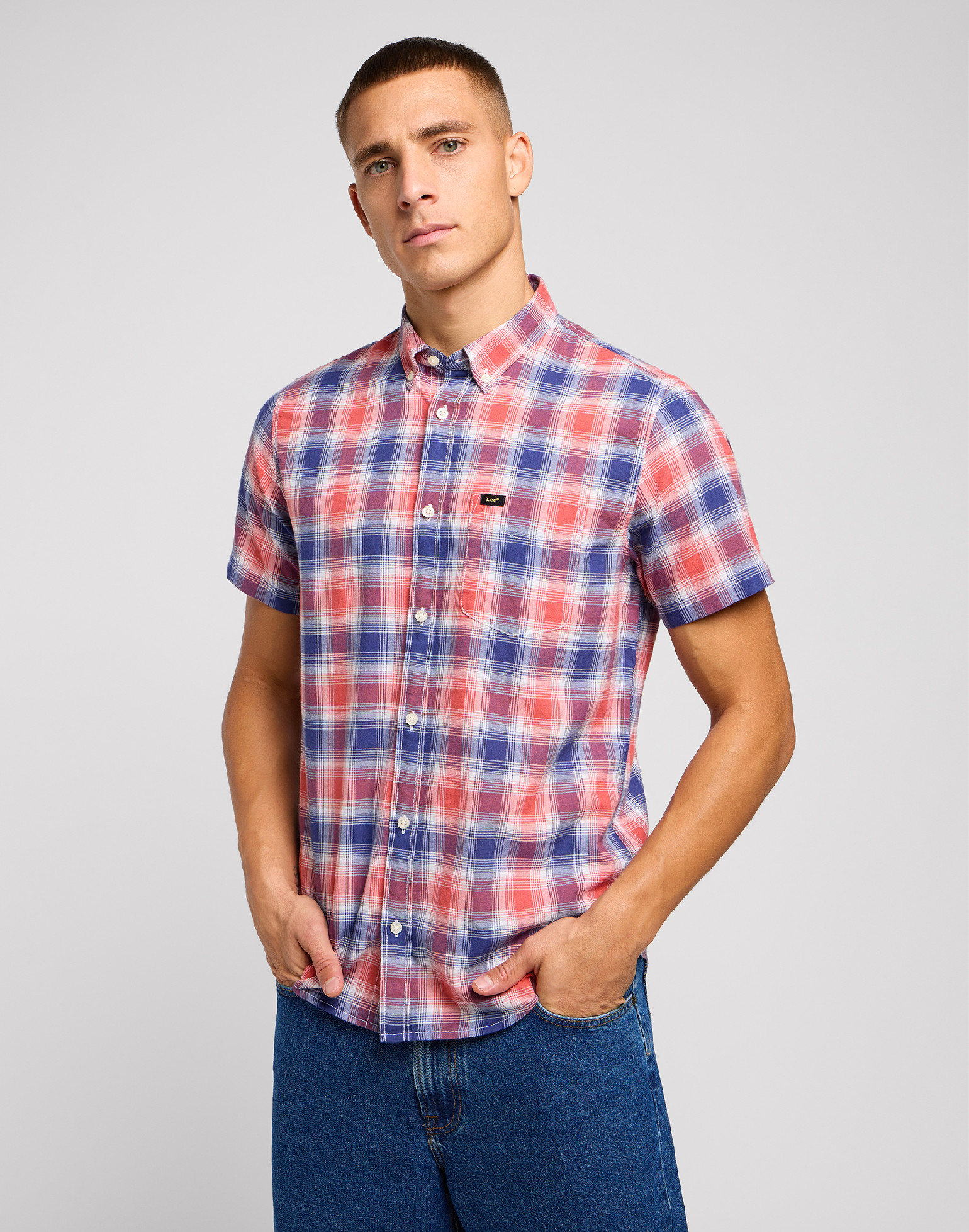 Pánská košile krátký rukáv LEE 112349962 LEE BUTTON DOWN SS Poppy Velikost: 4XL