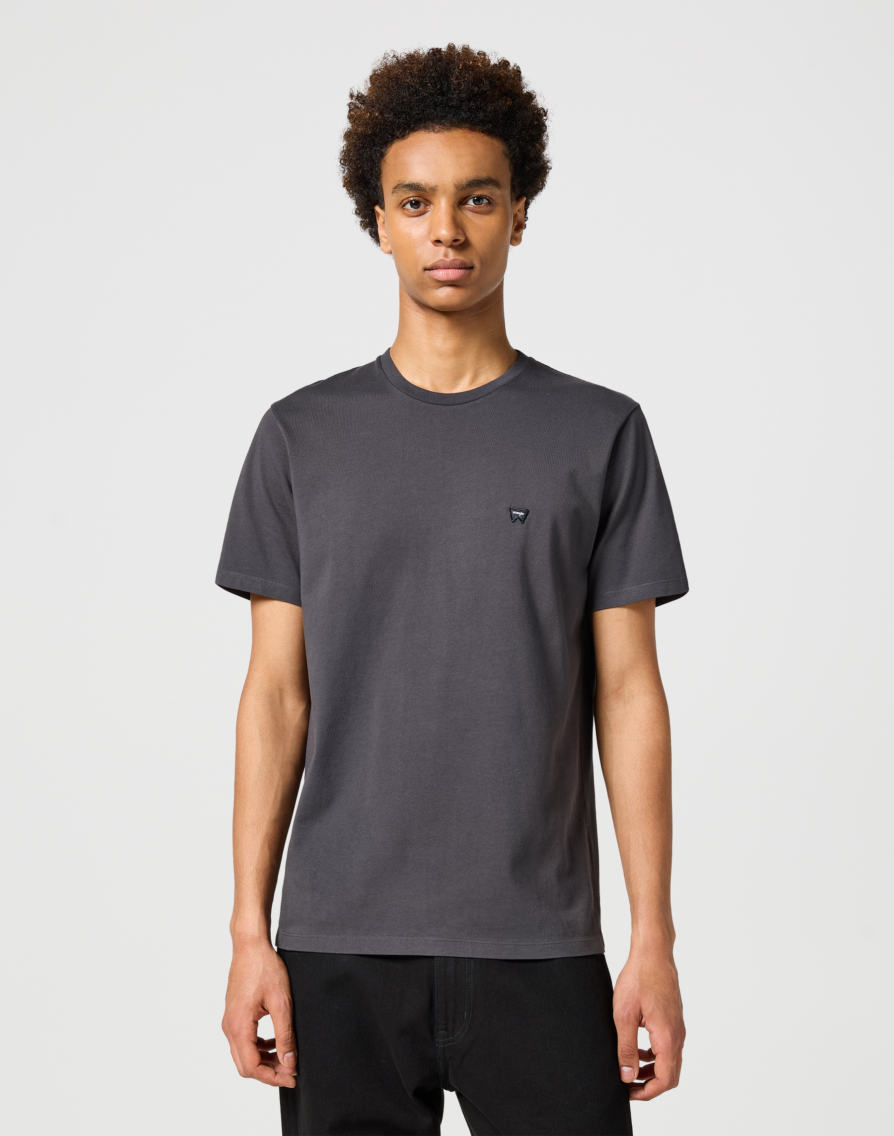 Pánské tričko WRANGLER 112351320 SS SIGN OFF TEE  Faded Black Velikost: XXXL