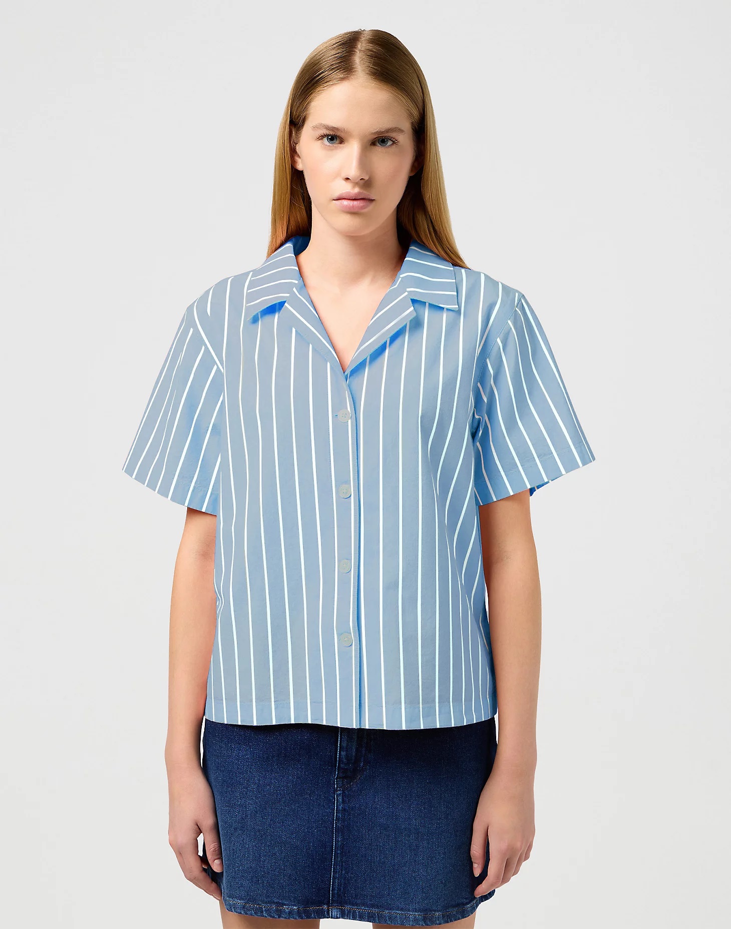 Dámská košile krátký rukáv WRANGLER 112351311 CAMP SHIRT Bleached Denim Velikost: XL