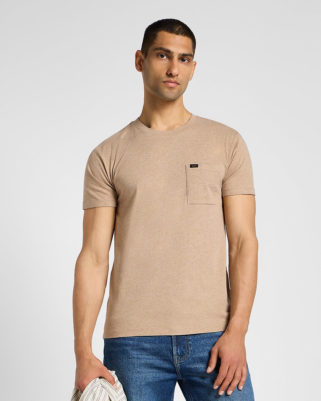 Pánské tričko LEE 112355559 ULTIMATE POCKET TEE Sand Velikost: M