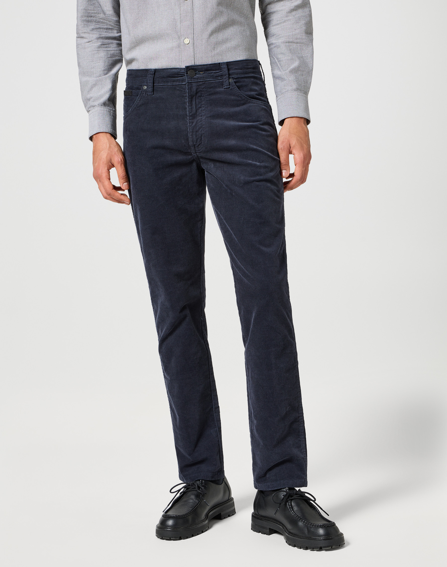 Pánské manšestrové kalhoty WRANGLER 112356806 TEXAS SLIM Dark Navy Velikost Pas/Délka: 42/30