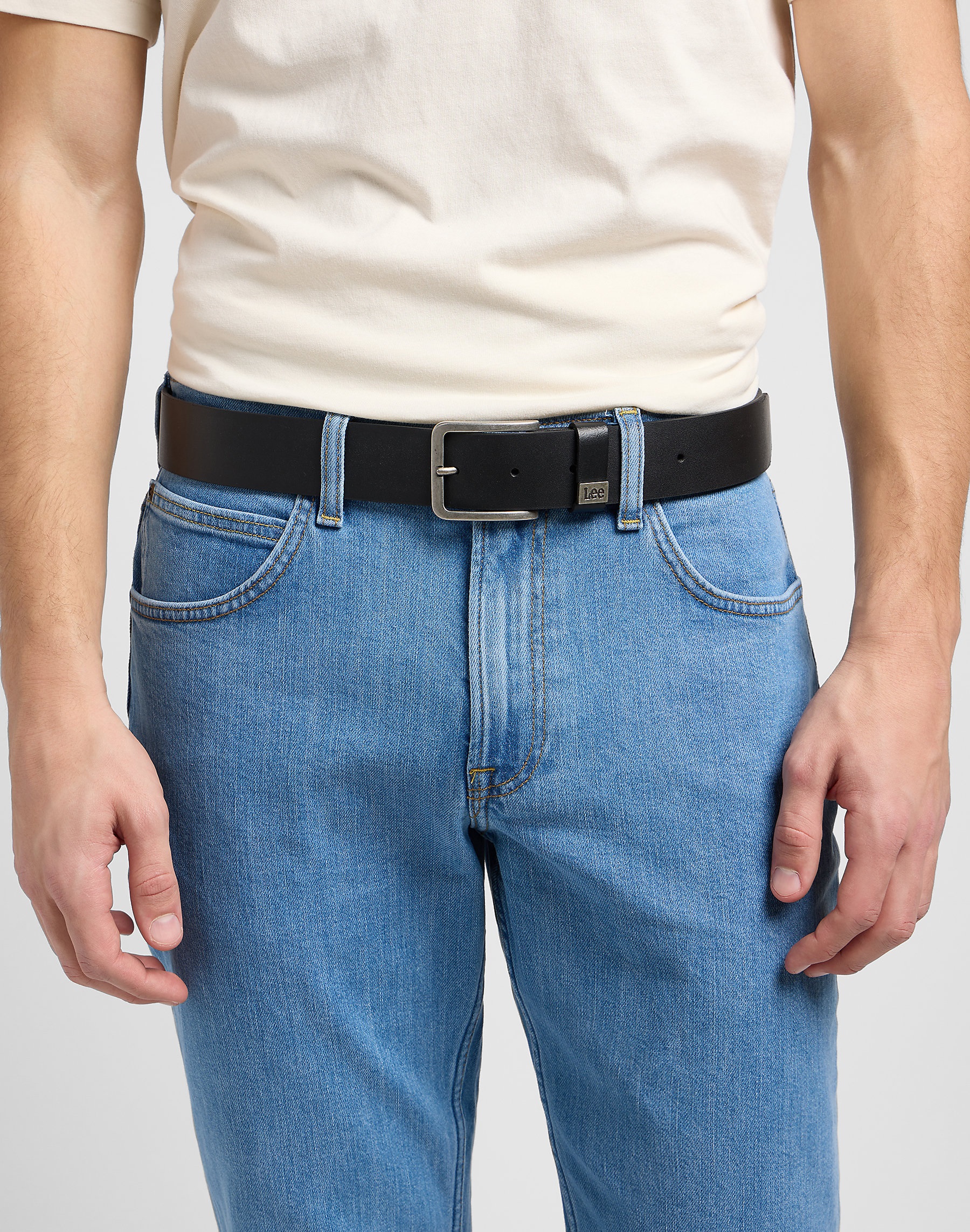 Kožený opasek LEE LA035301 112124604 SMALL LOGO BELT Black Velikost: 95 cm